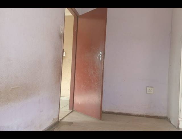 2 BEDROOM HOUSE FOR SALE IN EBONY PARK
